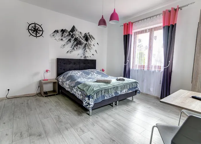 Willa Pod Zegarem - W Cenie Parking, Szybkie Wifi, Duzy Ogrod, Wiata Grilowa!