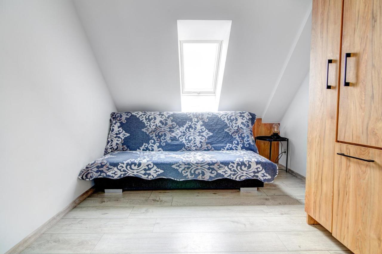Pod Zegarem - W Cenie Parking, Szybkie Wifi, Duzy Ogrod, Wiata Grilowa! Privat overnatting *